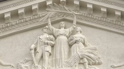 Реставрация фасада ДК «Молодой Гвардии» близка к завершению