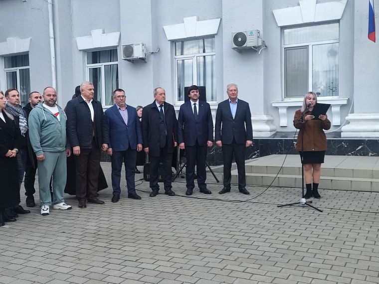 Делегация из Тюмени в Краснодоне